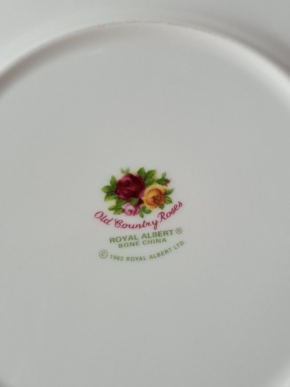 Set of Two Royal Albert Old Country Roses Salad Plate 8 inch. - Picture 4 of 9